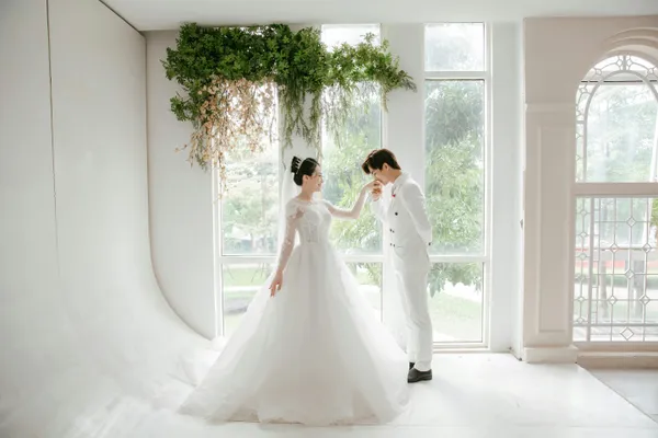 img of Ultimate Guide to Inbal Dror Wedding Dresses: Everything You Need to Know