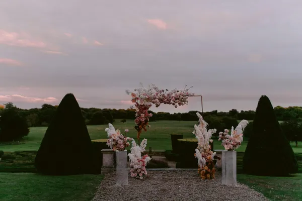 img of Ultimate Guide to Choosing Outdoor Wedding Shoes