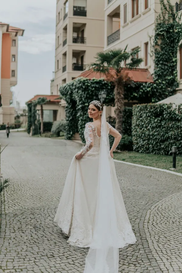 img of Ultimate Guide to Choosing the Perfect Wedding Sleeves